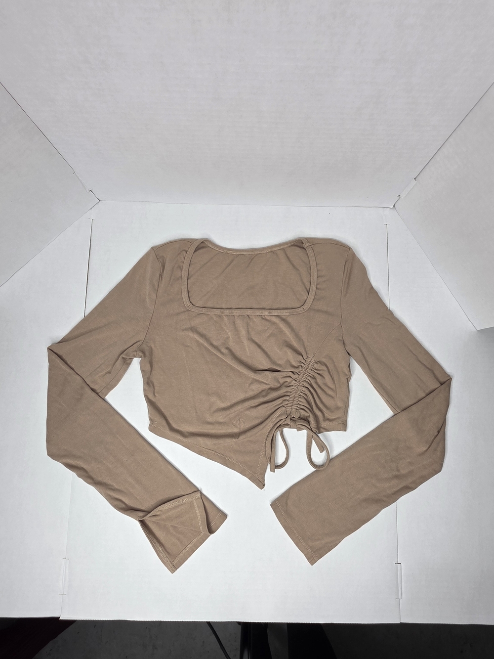 Women’s Beige Ruched Long-Sleeve Crop Top